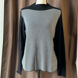 August Silk Mock Turtleneck Sweater Size M